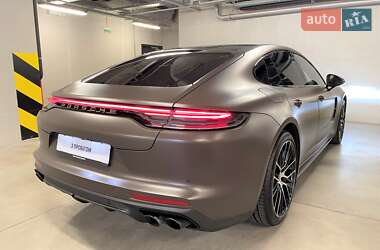 Фастбэк Porsche Panamera 2023 в 