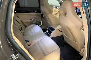 Фастбэк Porsche Panamera 2023 в 