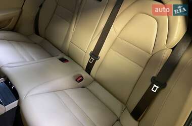 Фастбэк Porsche Panamera 2023 в 