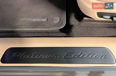 Фастбэк Porsche Panamera 2023 в 