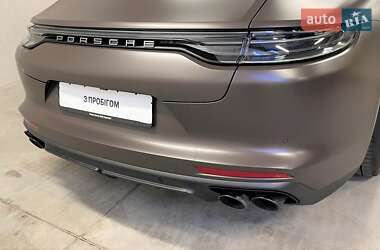 Фастбэк Porsche Panamera 2023 в 