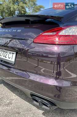 Фастбэк Porsche Panamera 2012 в 