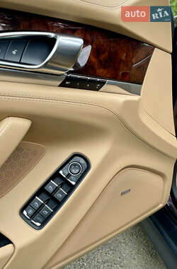 Фастбэк Porsche Panamera 2012 в 