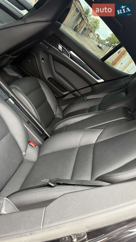 Фастбэк Porsche Panamera 2011 в Полтаве