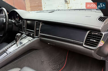 Фастбэк Porsche Panamera 2011 в 