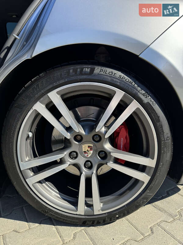 Фастбек Porsche Panamera 2011 в Києві