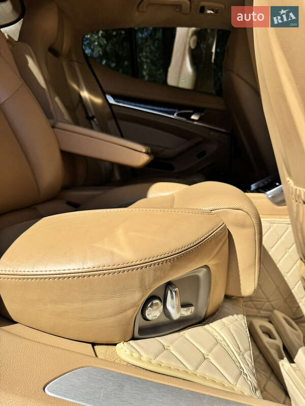 Фастбек Porsche Panamera 2010 в Хмельницькому