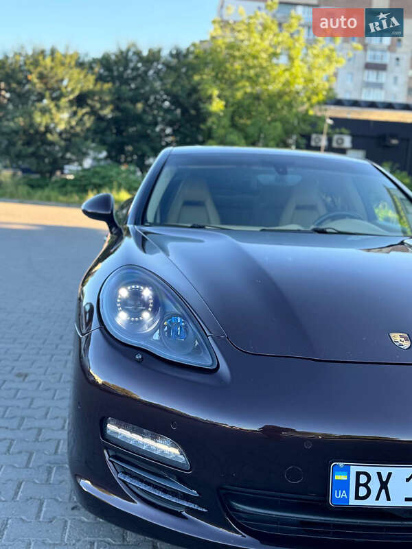 Фастбек Porsche Panamera 2010 в Хмельницькому