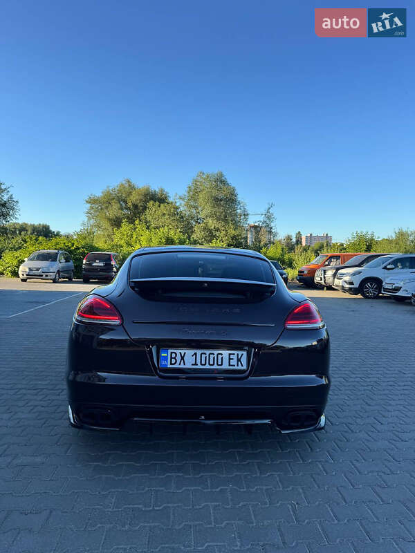 Фастбек Porsche Panamera 2010 в Хмельницькому
