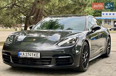 Фастбэк Porsche Panamera 2018 в 