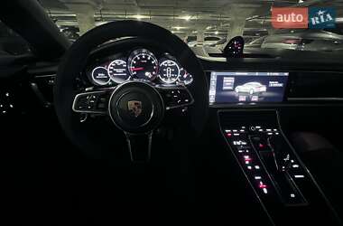 Фастбэк Porsche Panamera 2018 в 