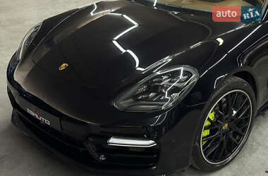 Фастбэк Porsche Panamera 2021 в 