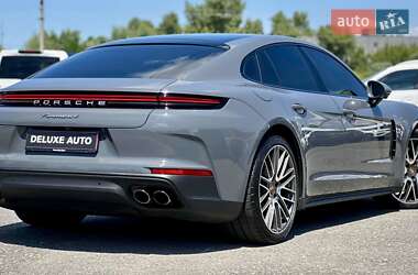 Фастбэк Porsche Panamera 2024 в 