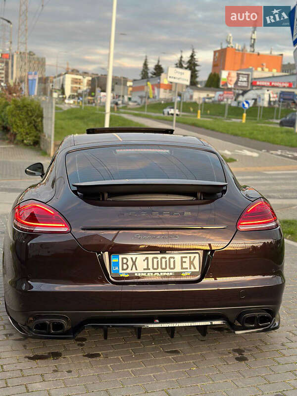 Фастбек Porsche Panamera 2010 в Хмельницькому