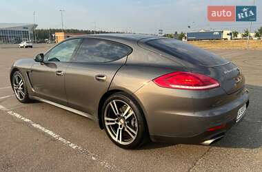 Фастбэк Porsche Panamera 2013 в 