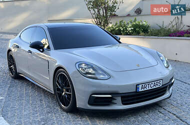 Фастбэк Porsche Panamera 2017 в Одессе