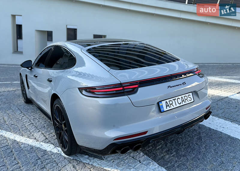 Фастбэк Porsche Panamera 2017 в Одессе