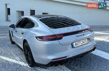 Фастбэк Porsche Panamera 2017 в 