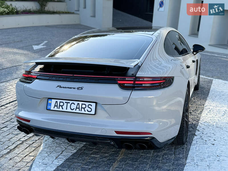 Фастбэк Porsche Panamera 2017 в Одессе