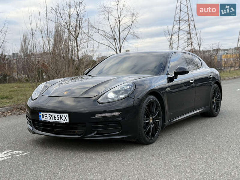Фастбэк Porsche Panamera 2014 в Киеве