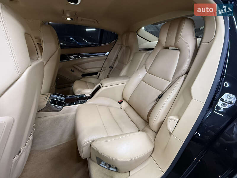 Фастбэк Porsche Panamera 2013 в Одессе