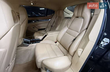 Фастбэк Porsche Panamera 2013 в 
