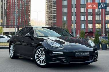 Фастбэк Porsche Panamera 2013 в Киеве