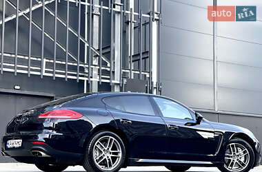 Фастбэк Porsche Panamera 2013 в 