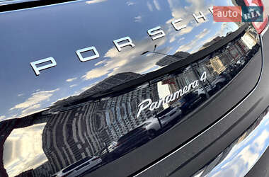 Фастбэк Porsche Panamera 2013 в 