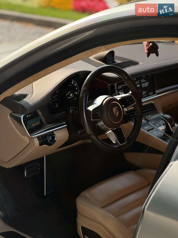 Универсал Porsche Panamera 2018 в Киеве
