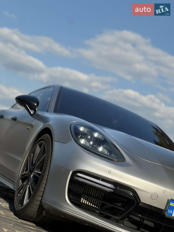 Универсал Porsche Panamera 2018 в Киеве