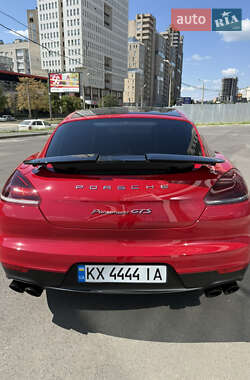 Фастбэк Porsche Panamera 2013 в 