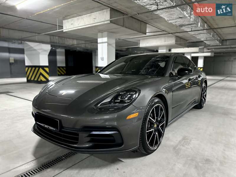 Фастбэк Porsche Panamera 2018 в Днепре