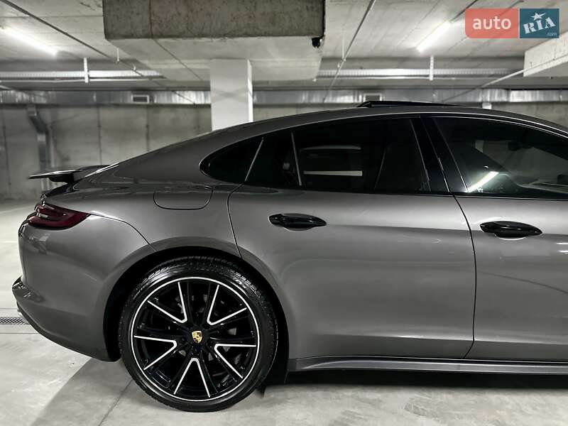Фастбэк Porsche Panamera 2018 в Днепре