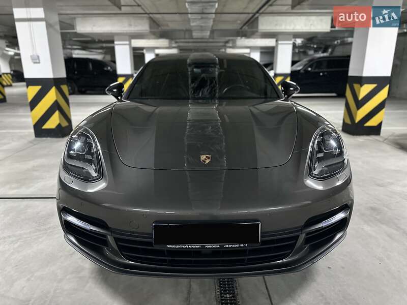 Фастбэк Porsche Panamera 2018 в Днепре