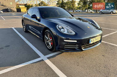 Фастбэк Porsche Panamera 2013 в Киеве