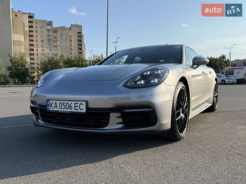 Porsche Panamera 2020