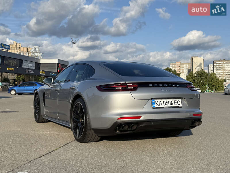 Фастбэк Porsche Panamera 2020 в Киеве