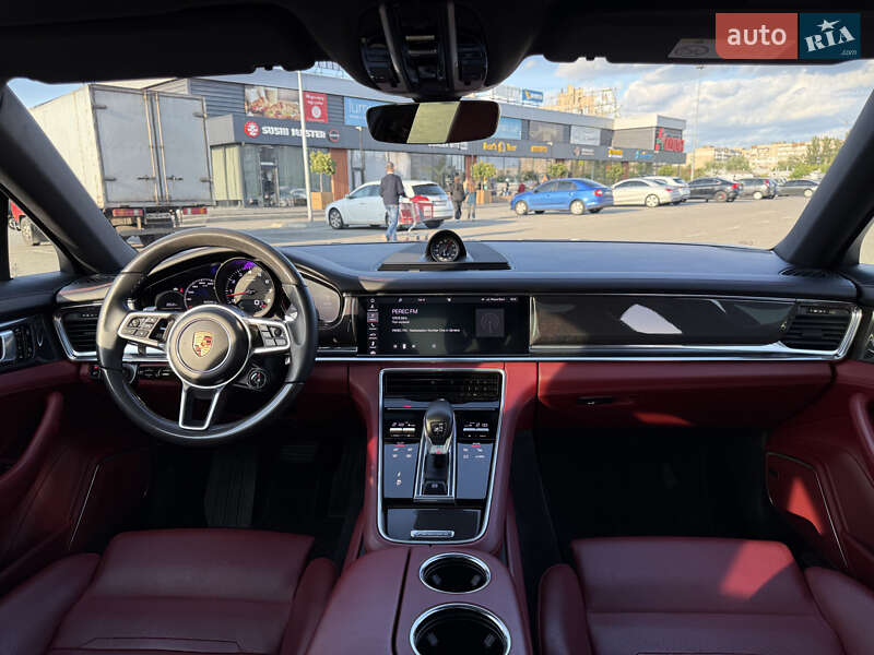 Фастбэк Porsche Panamera 2020 в Киеве