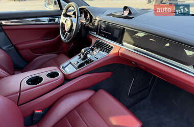 Фастбэк Porsche Panamera 2020 в 