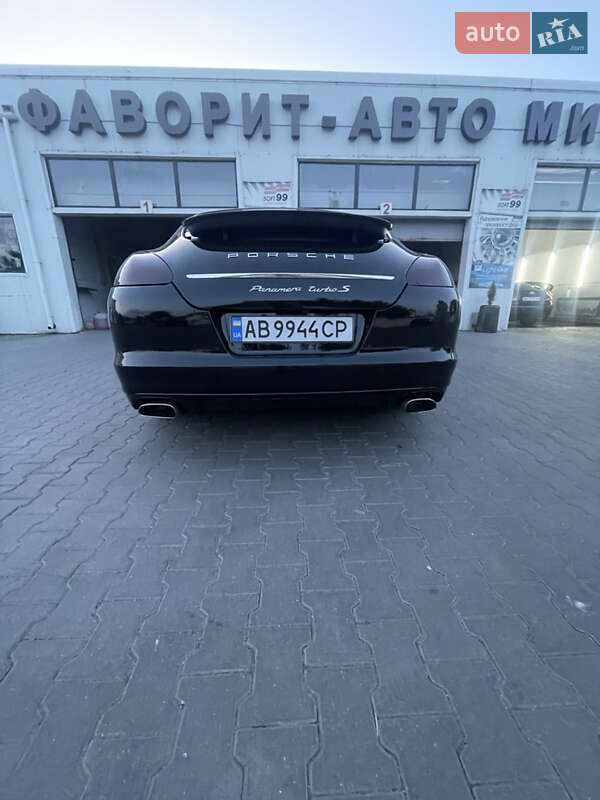 Фастбэк Porsche Panamera 2011 в Виннице