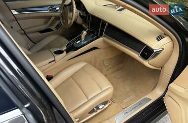 Фастбэк Porsche Panamera 2010 в 