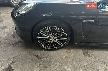 Фастбэк Porsche Panamera 2010 в 