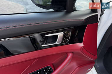 Фастбэк Porsche Panamera 2018 в 
