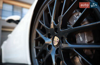 Фастбэк Porsche Panamera 2019 в 