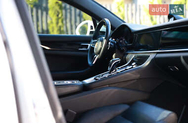 Фастбэк Porsche Panamera 2019 в 