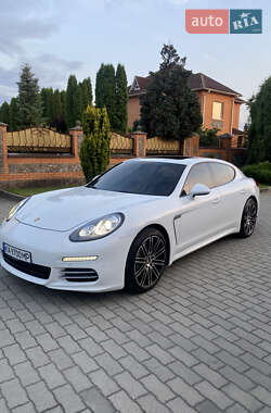 Фастбэк Porsche Panamera 2015 в 