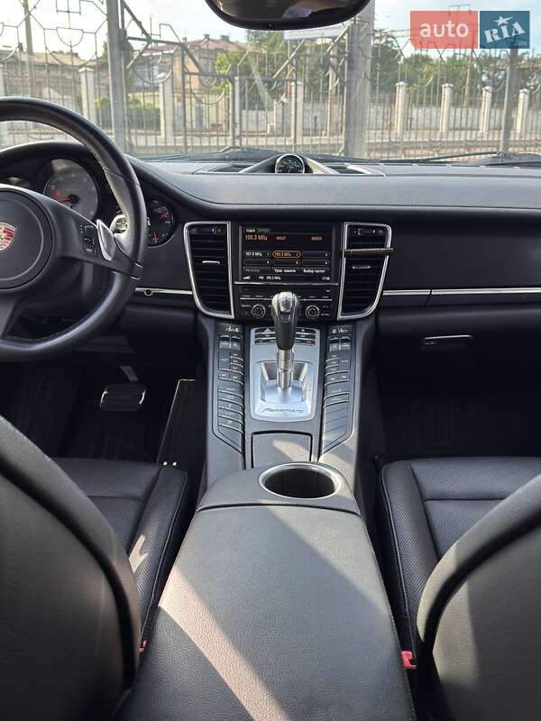 Фастбэк Porsche Panamera 2012 в Одессе фото 29 Фастбэк Porsche Panamera 2012 в Одессе