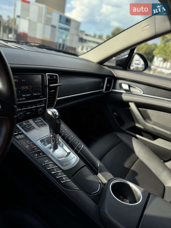 Фастбэк Porsche Panamera 2012 в Одессе фото 42 Фастбэк Porsche Panamera 2012 в Одессе