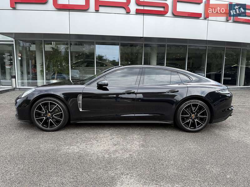 Фастбэк Porsche Panamera 2022 в Днепре